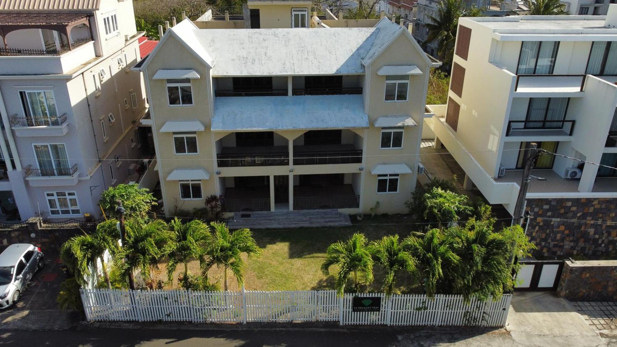 Le Diamant Vert Apartments @ Mont Choisy Bagian luar foto