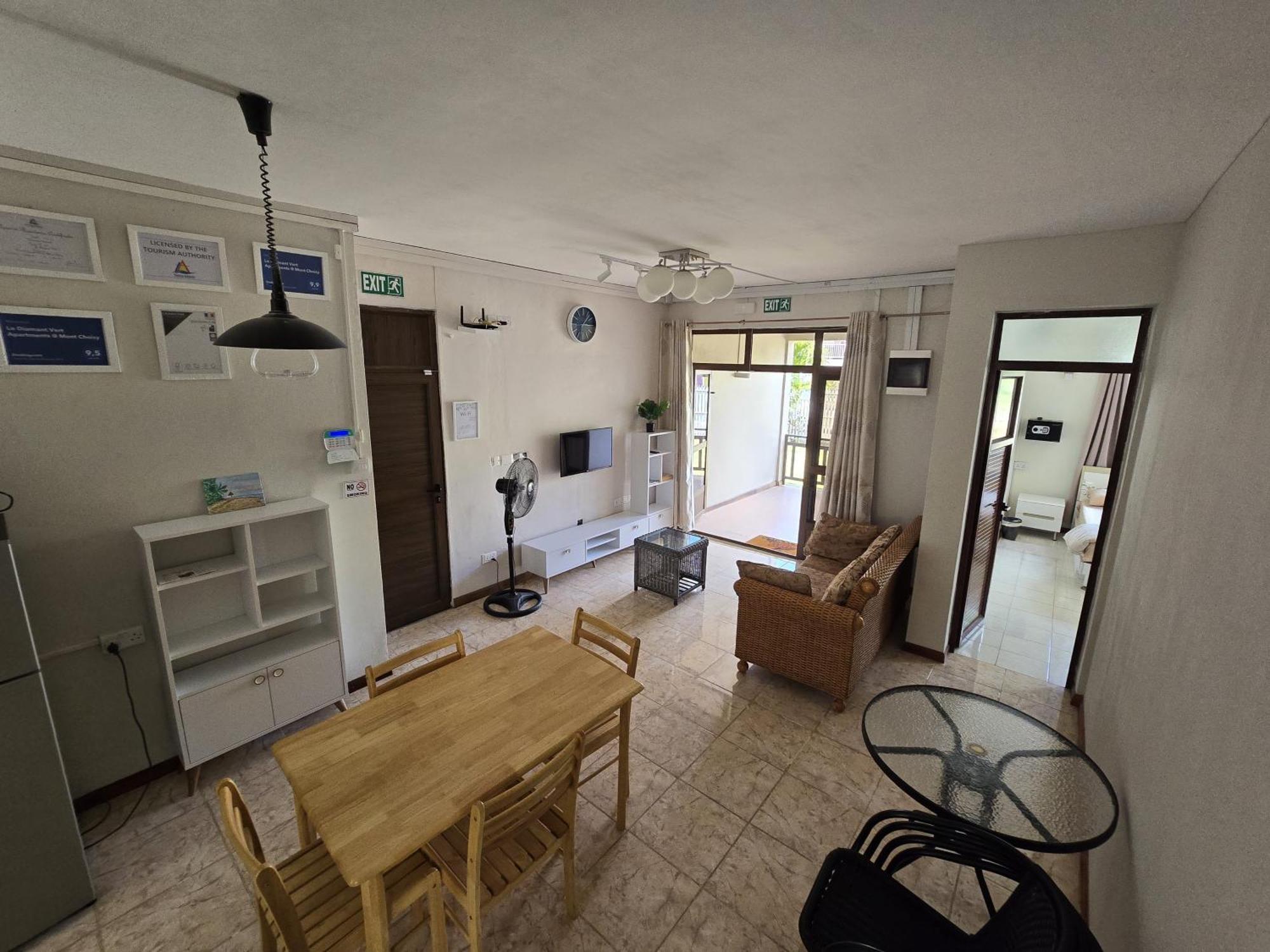 Le Diamant Vert Apartments @ Mont Choisy Bagian luar foto